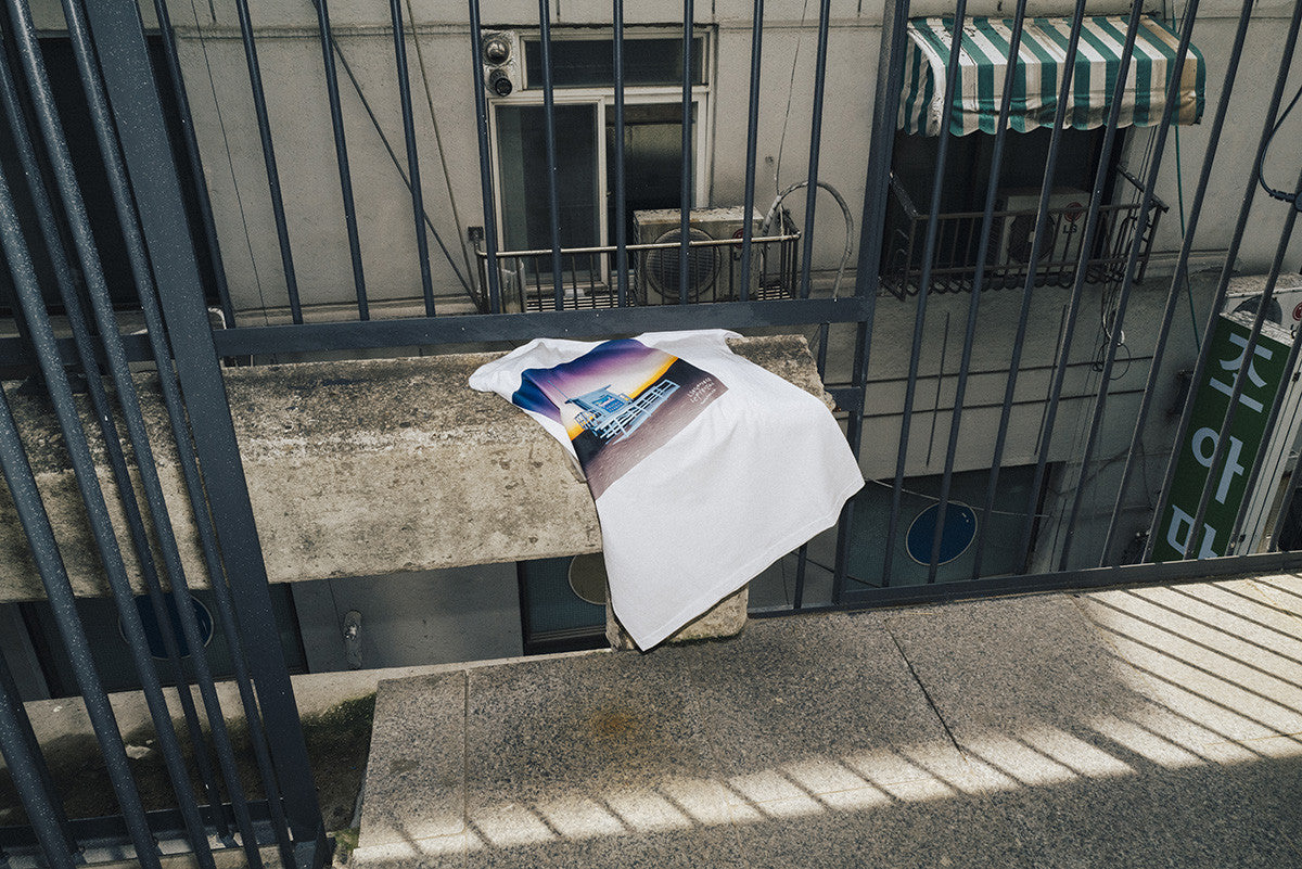 LINGERING LEFTOVERS 티셔츠 화이트