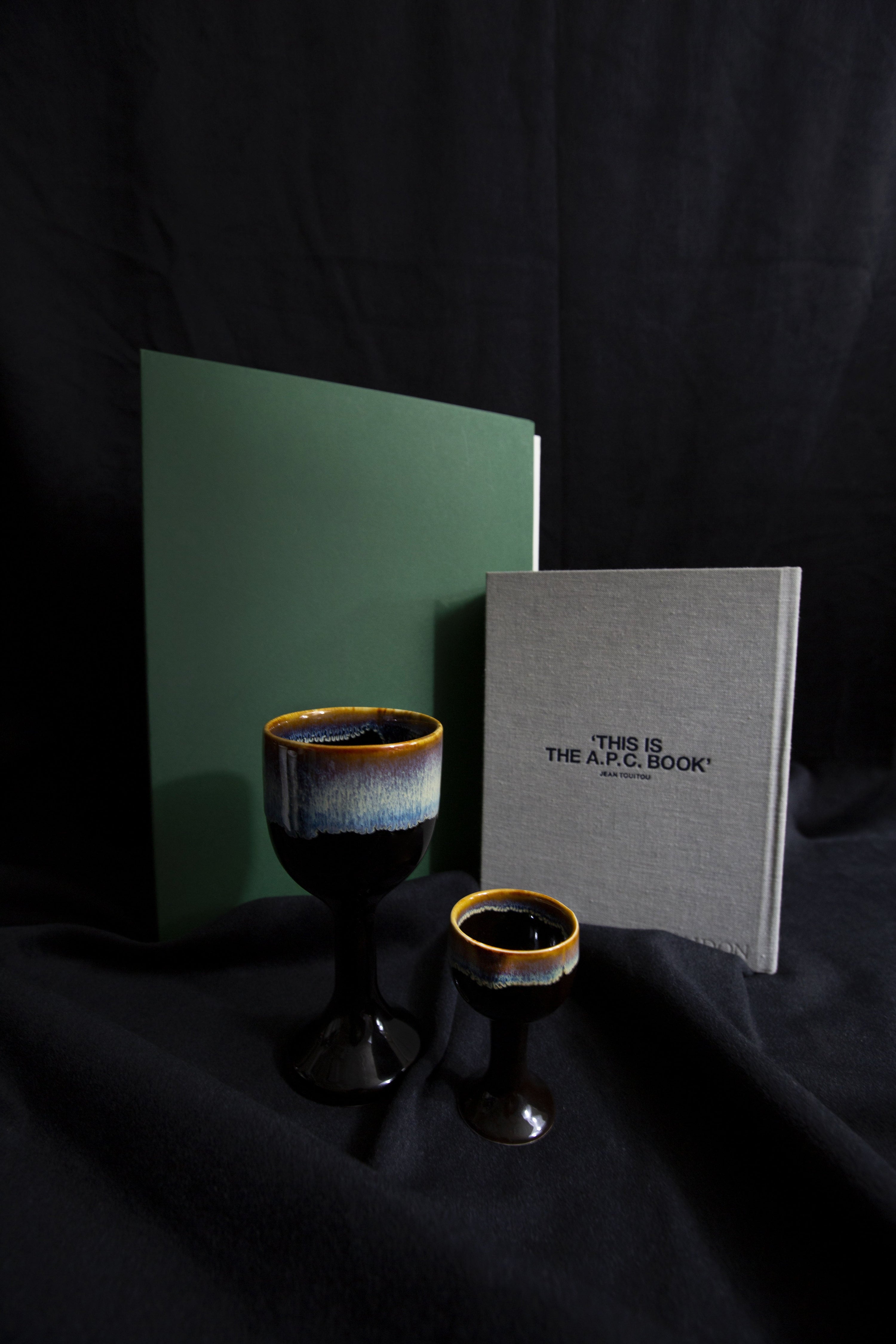 도자기 와인 잔 무너지는 하늘