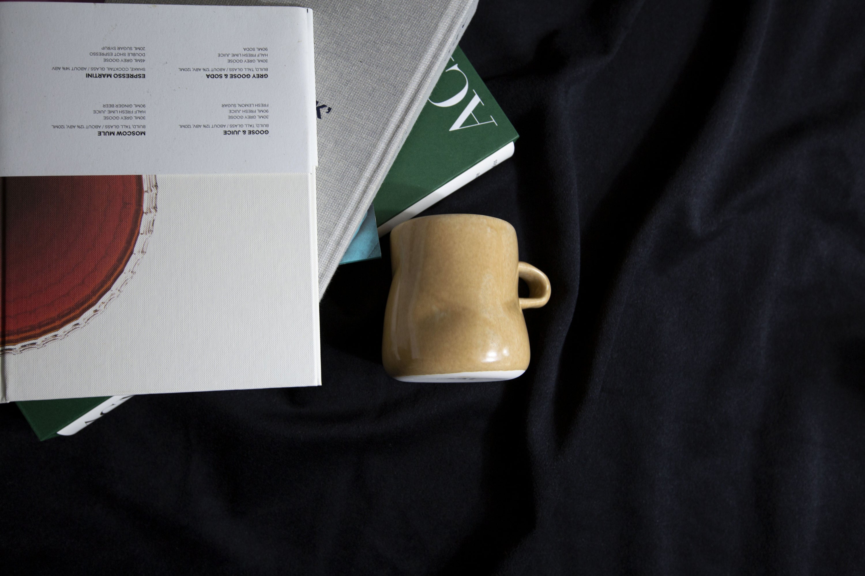 SAI 002 찌그러진 머그컵 오트밀바닐라 - SAI 사이 - CAVA LIFE