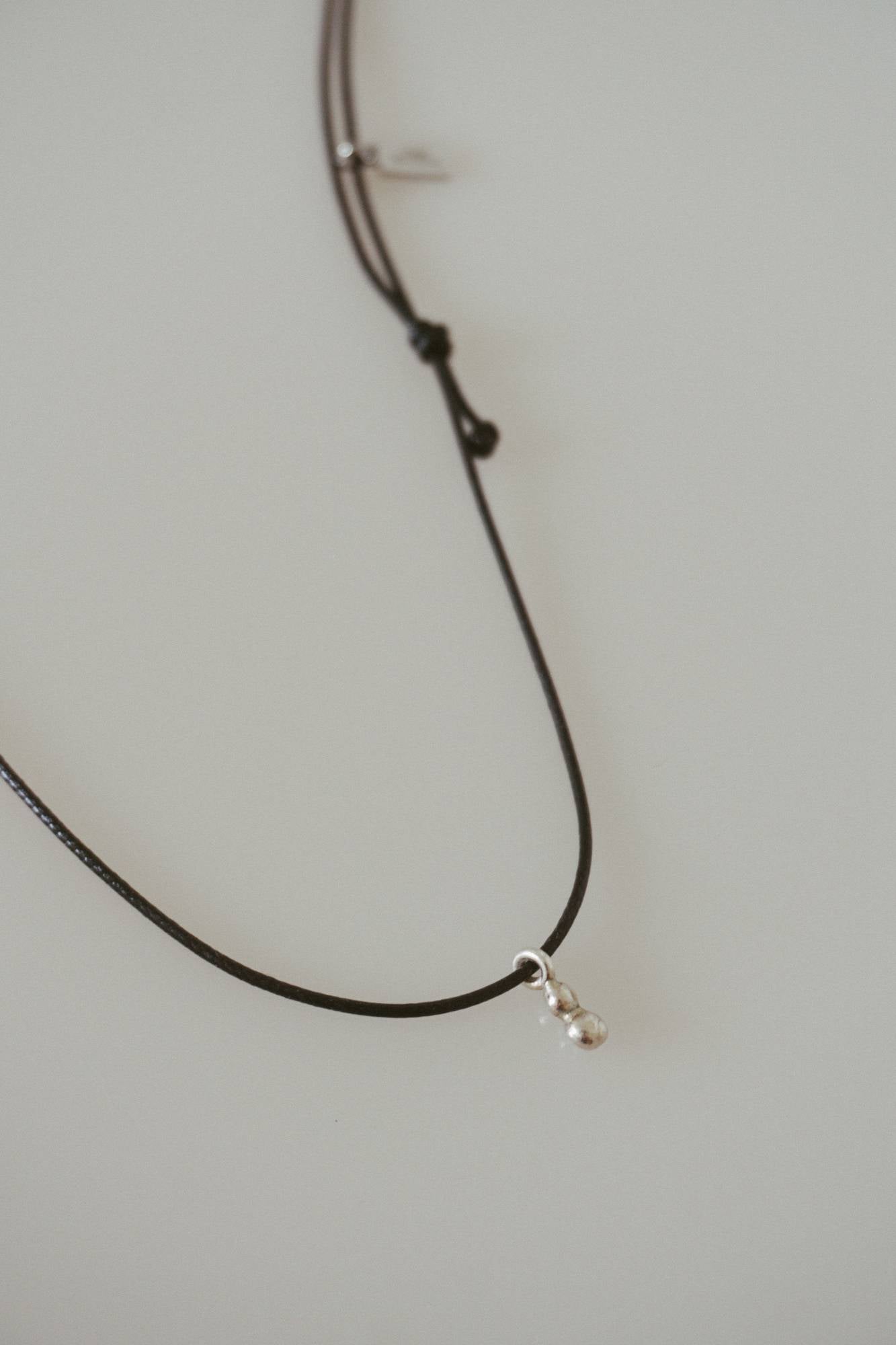 Drop necklace [black]