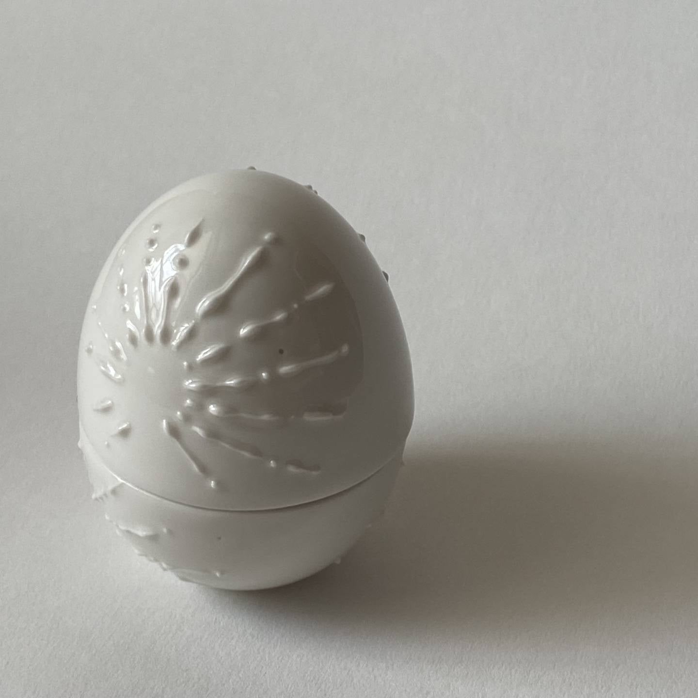 glow egg holder