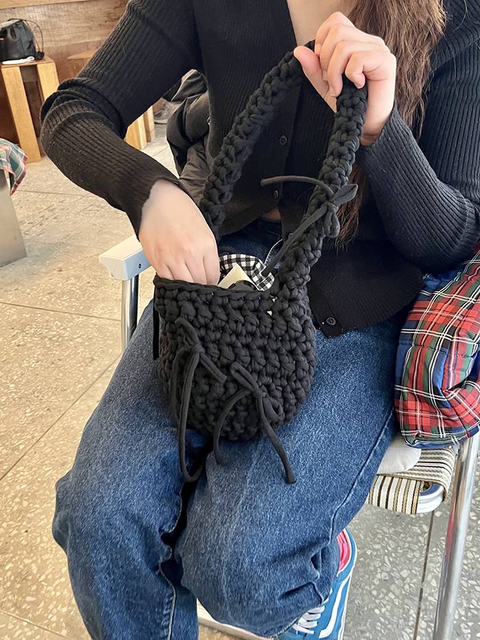 Ribbon Shoulder Bag / 리본 숄더백 - Black - saltybutterhandworks 솔티버터핸드웍스 - CAVA LIFE