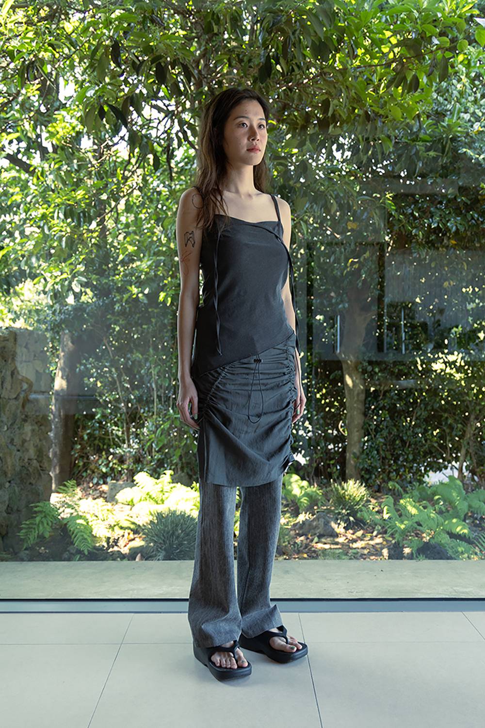 DRAWSTRING SKIRT / CHARCOAL