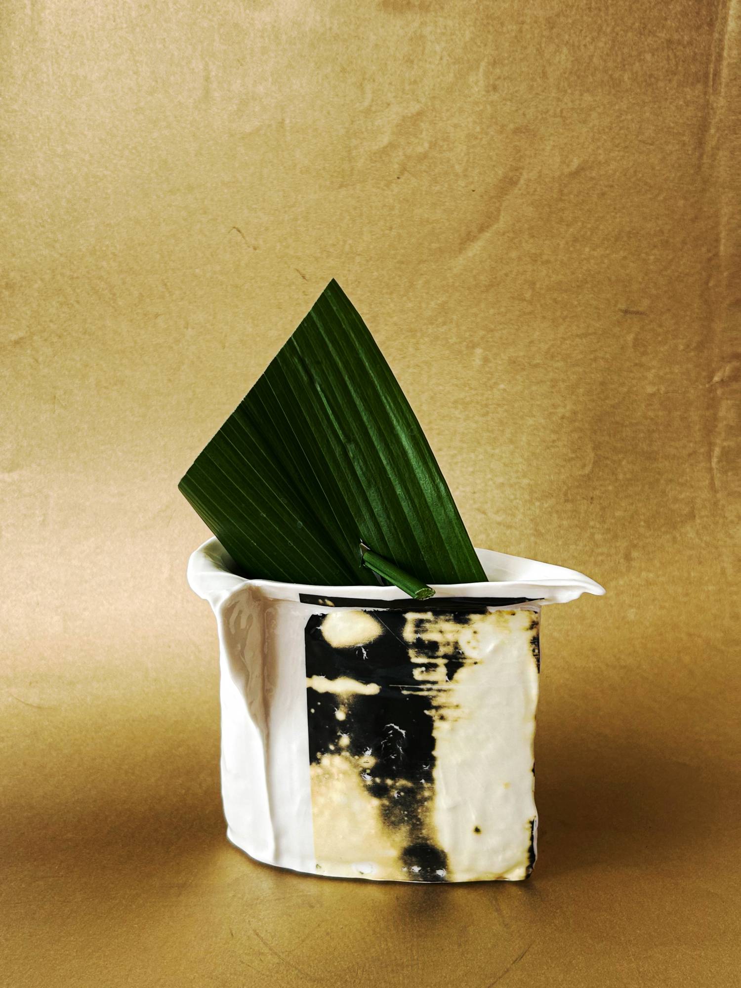 Edge Vase Artist Edition - Sera Oh No.1