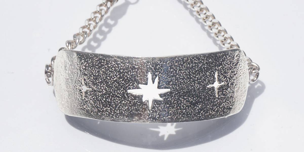 더 라이트 브레이슬릿 - The Massive 김소연 / 더메시브 - CAVA LIFE