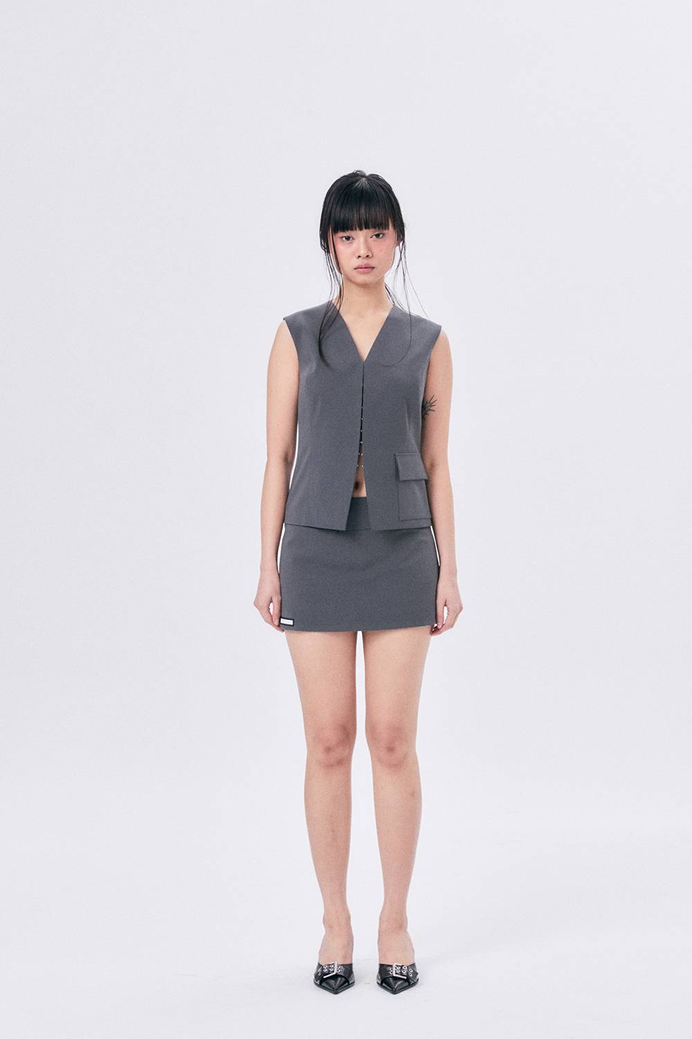 SUMMER WOOL VEST / DARK GRAY - HALOMINIUM  할로미늄 - CAVA LIFE