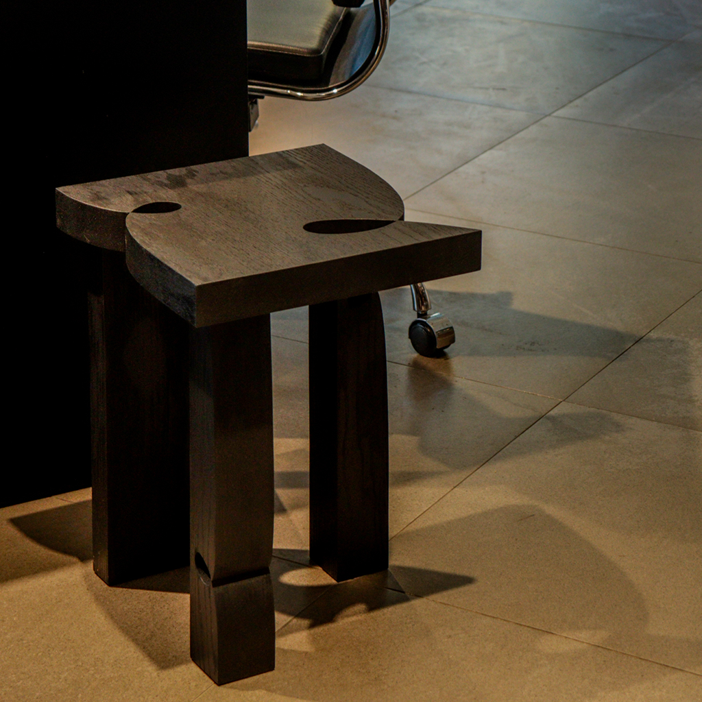 Curly Stool 001 | Black