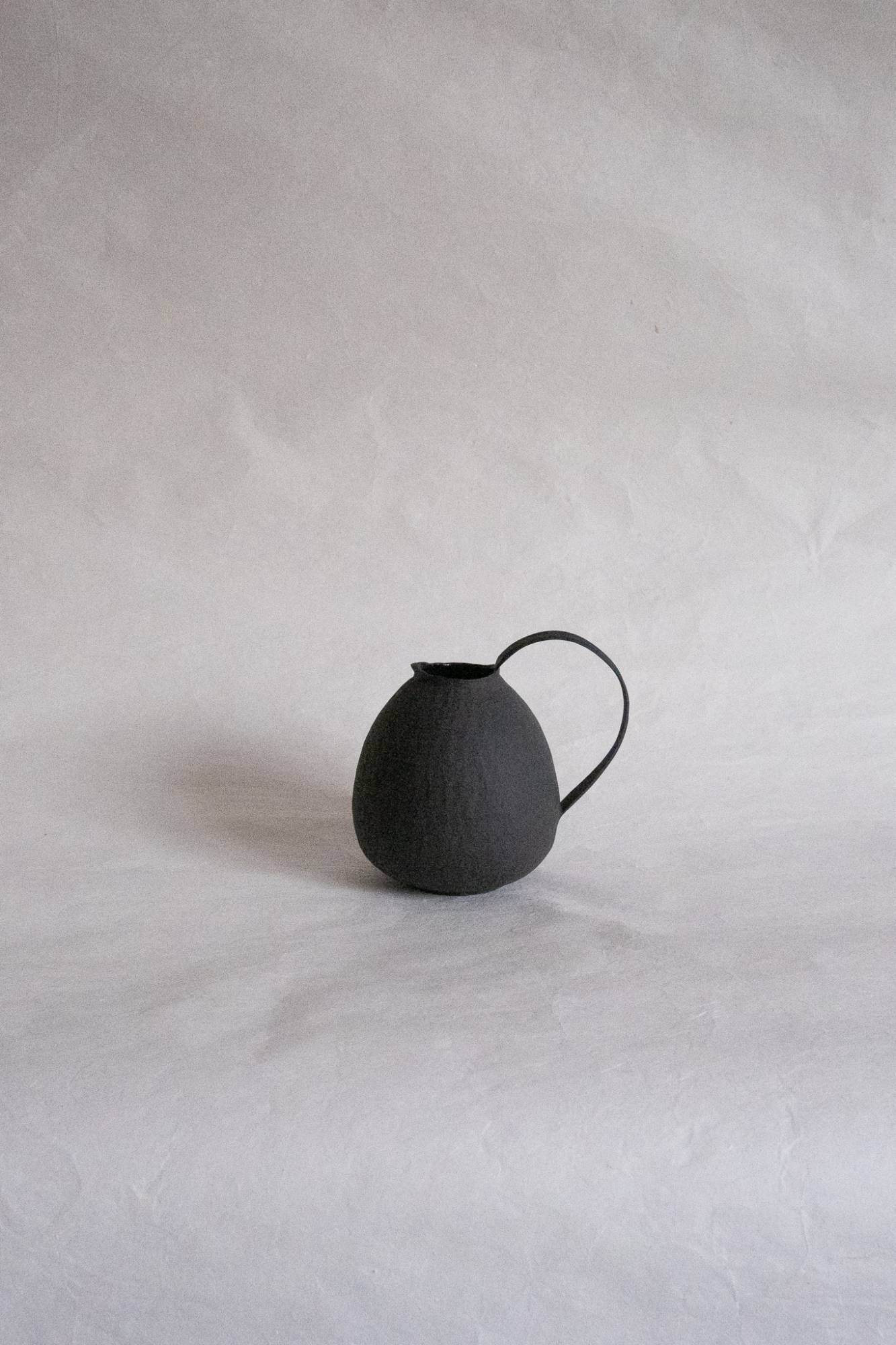 black jug - Jinsun Lee 이진선 - CAVA LIFE