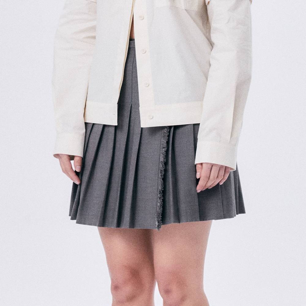 SHORT PLEATED WRAP SKIRT 2 / GRAY - HALOMINIUM  할로미늄 - CAVA LIFE