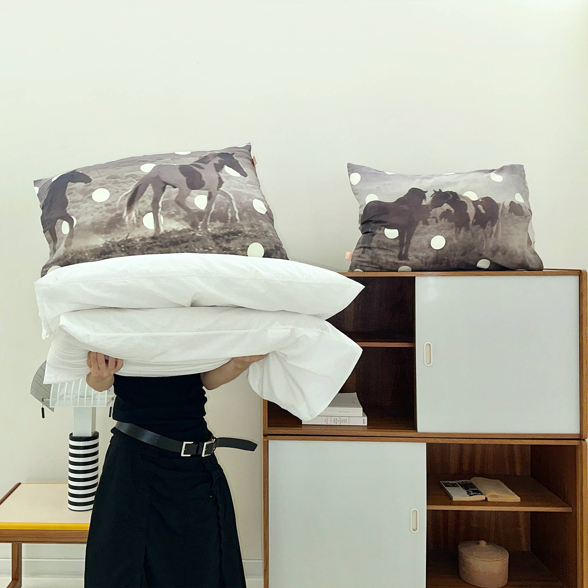 Wild Horse Pillow Cover (모달)