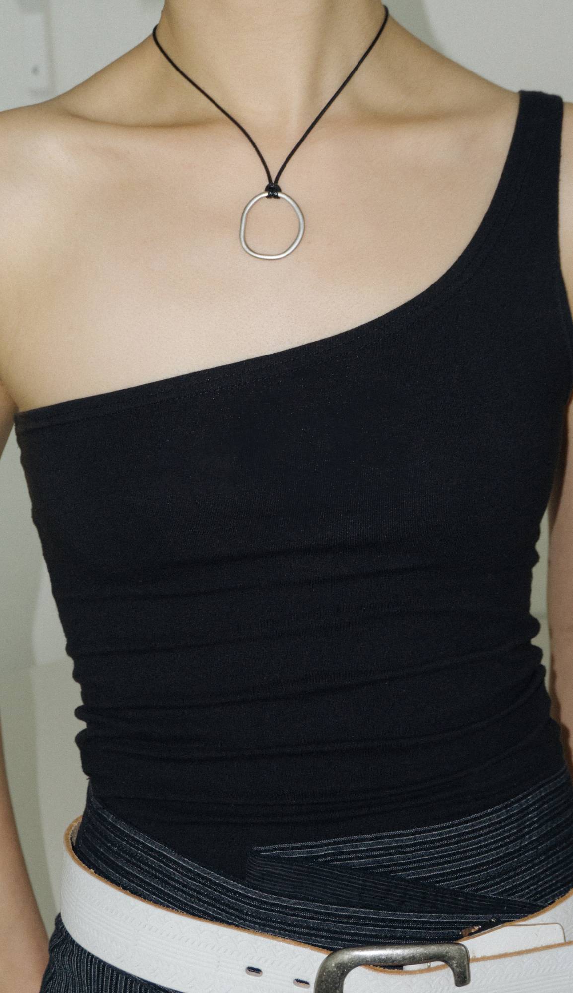 Big circle strap necklace