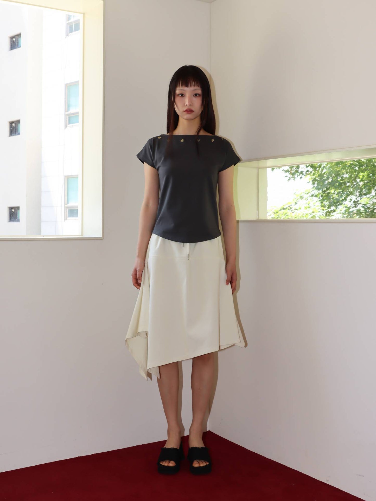 SHELL CAP SLEEVE T (CHARCOAL)