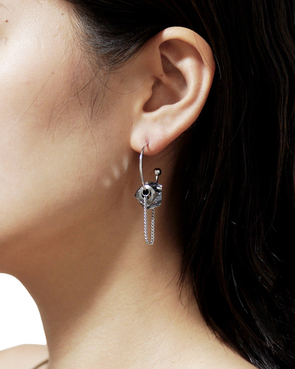 Grey Glass Single Earring│그레이 글라스 한쪽 귀걸이 - Pauline Louise 폴린루이즈 - CAVA LIFE