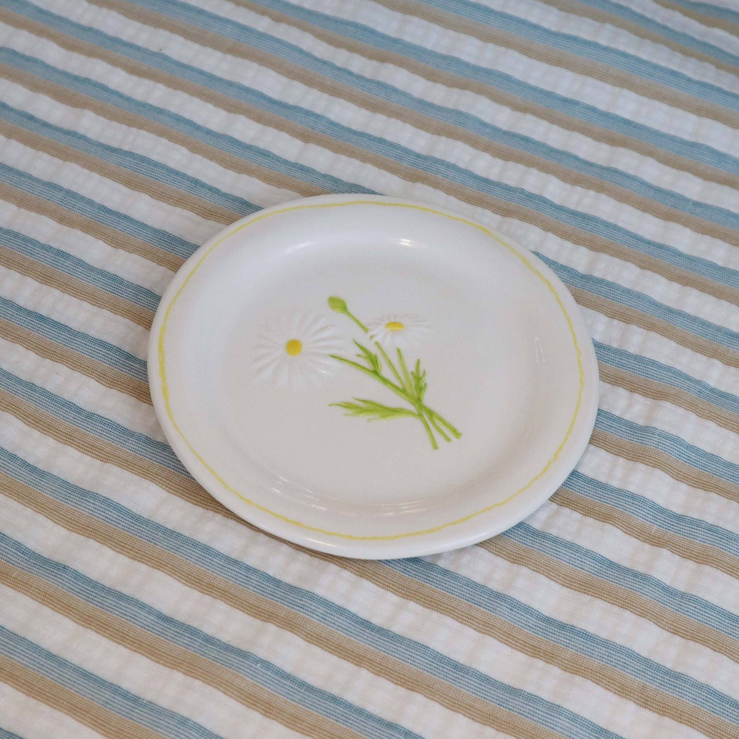 Daisy plate
