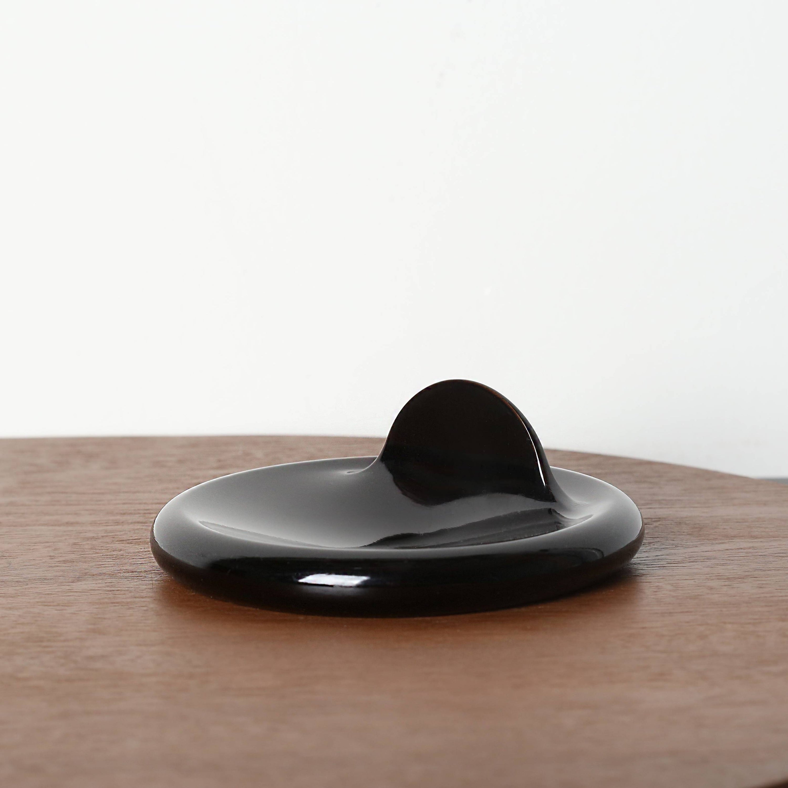 둥근 선 접시 - AN EUNKYUNG / EKA CRAFT 안은경 / 에카 크라프트 - CAVA LIFE