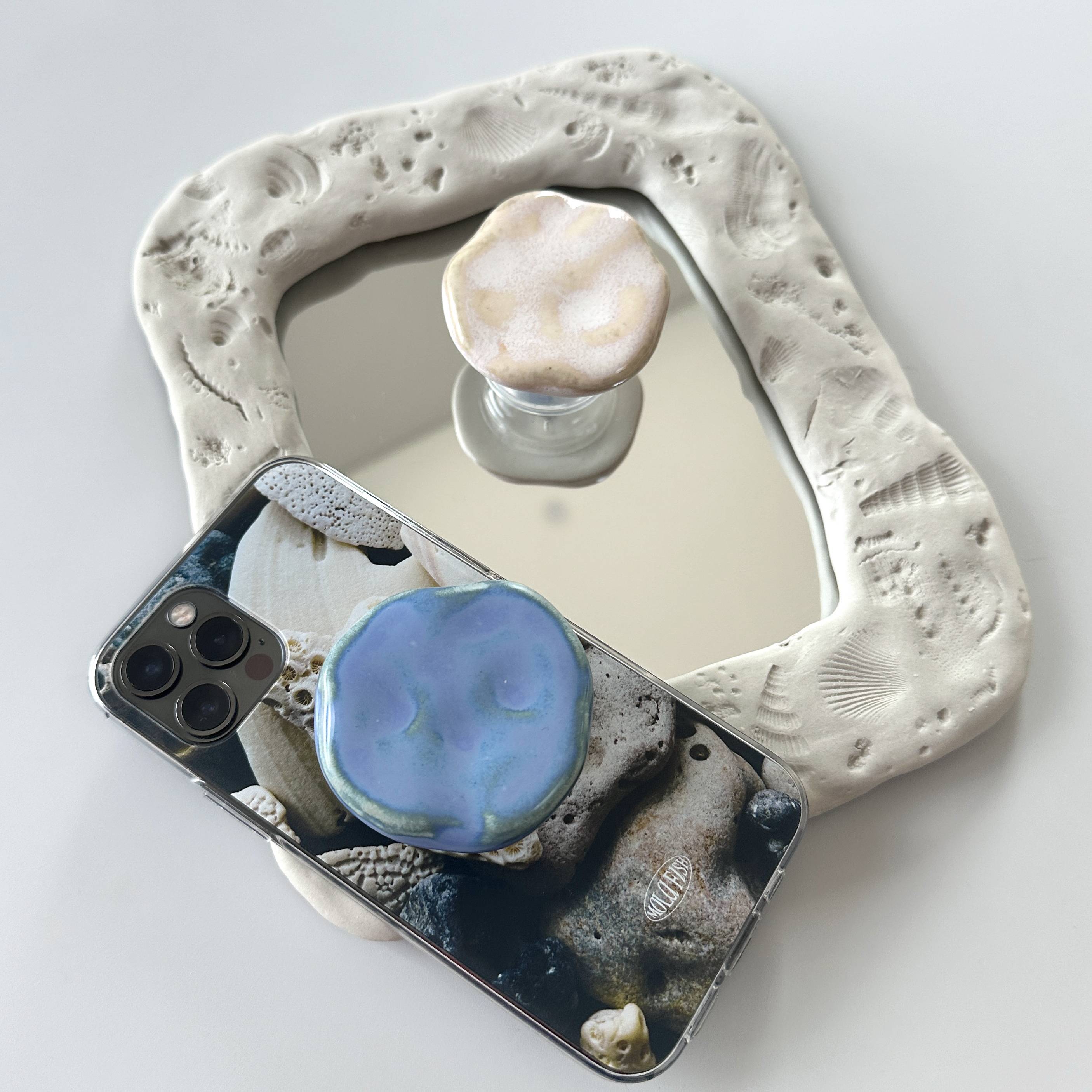 Pebble Phone Holder Tok