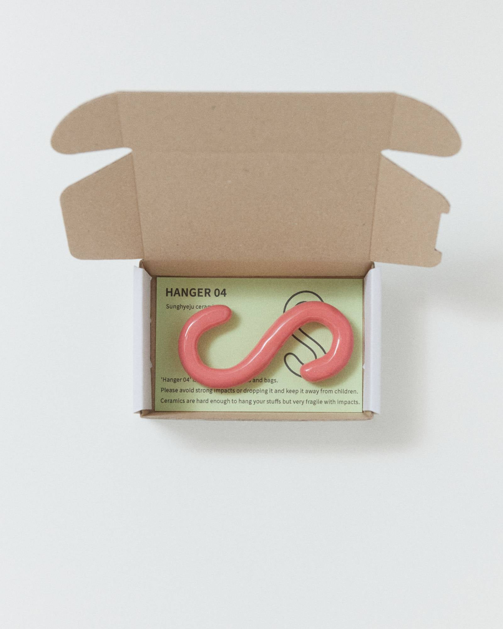 Hanger 04 - Sung Hyeju 성혜주 - CAVA LIFE