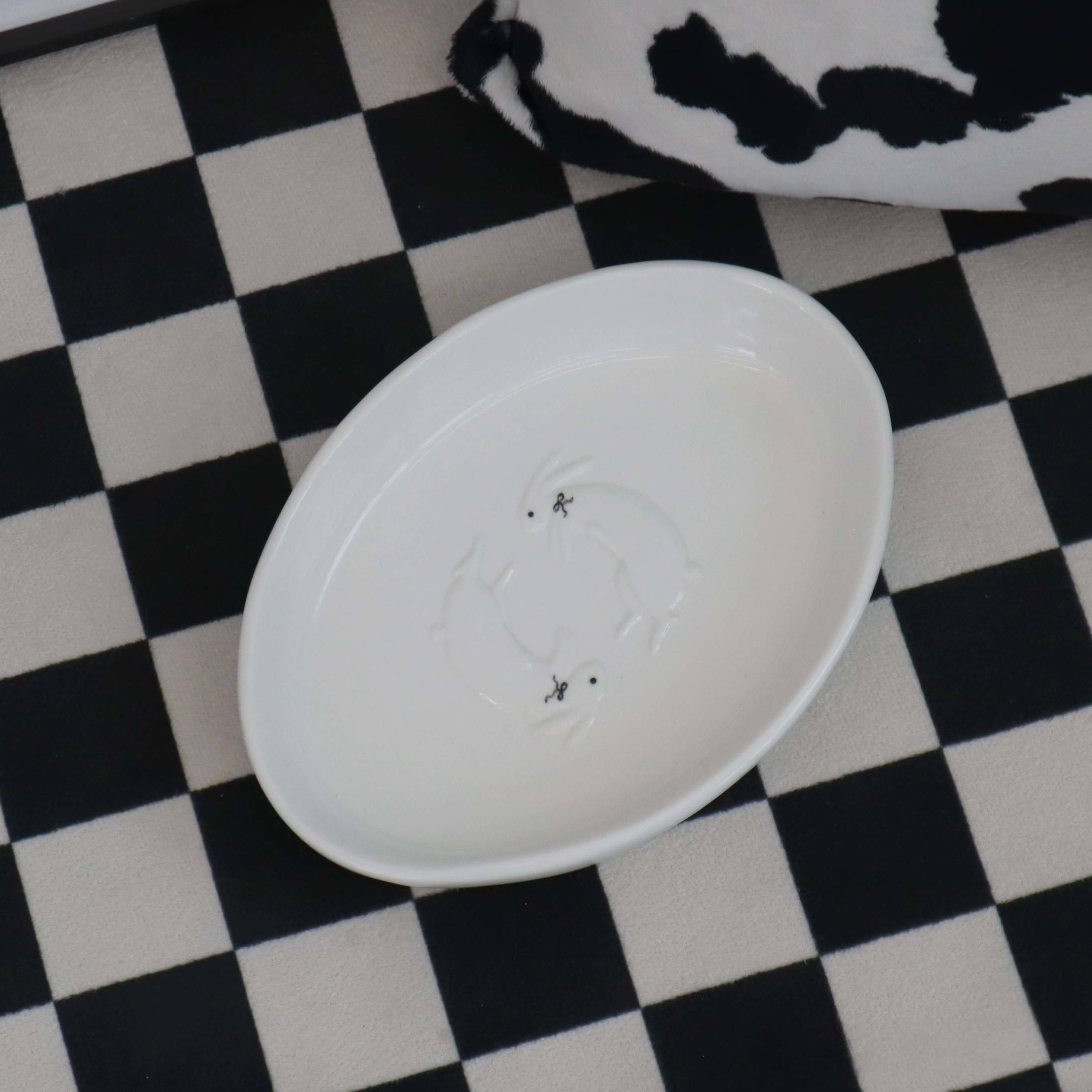 black ribbon bunny dish