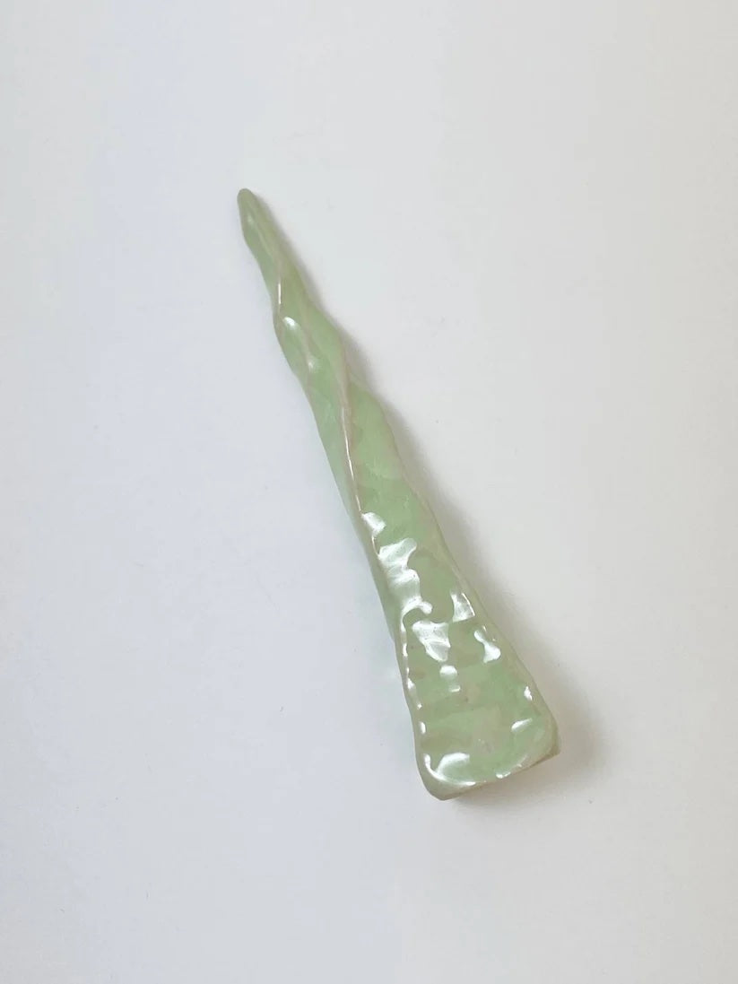 Horn of Unicorn - spiral emerald green