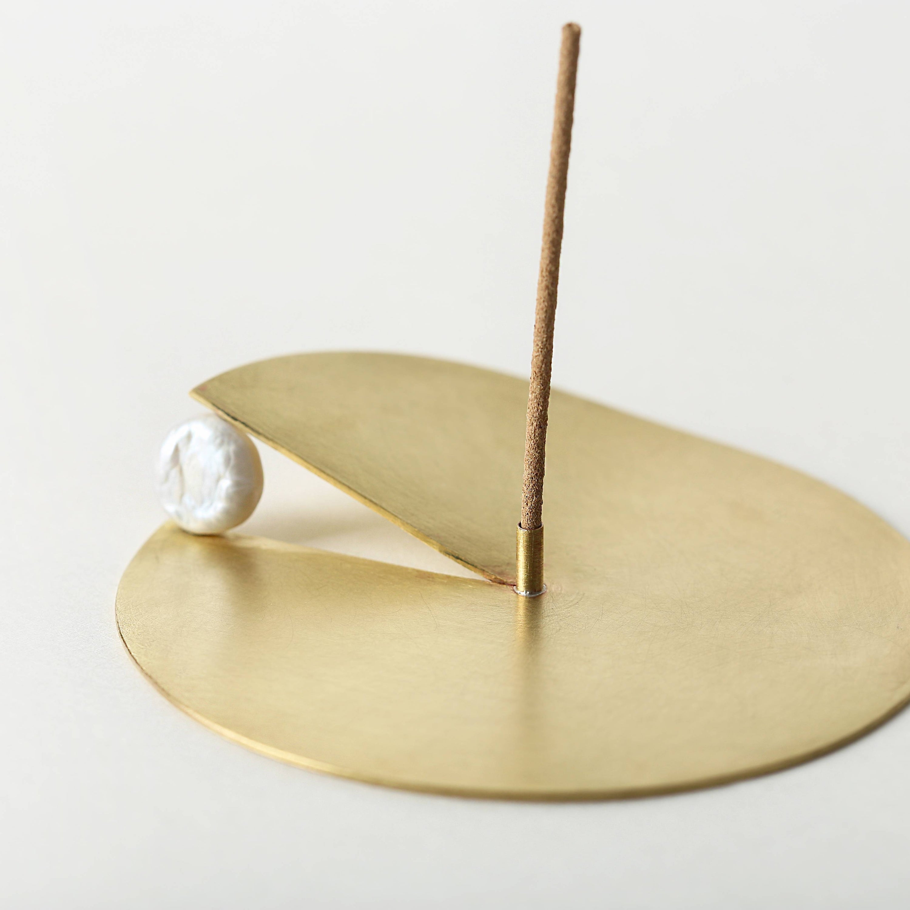 진주를 품은 향꽂이 - AN EUNKYUNG / EKA CRAFT 안은경 / 에카 크라프트 - CAVA LIFE