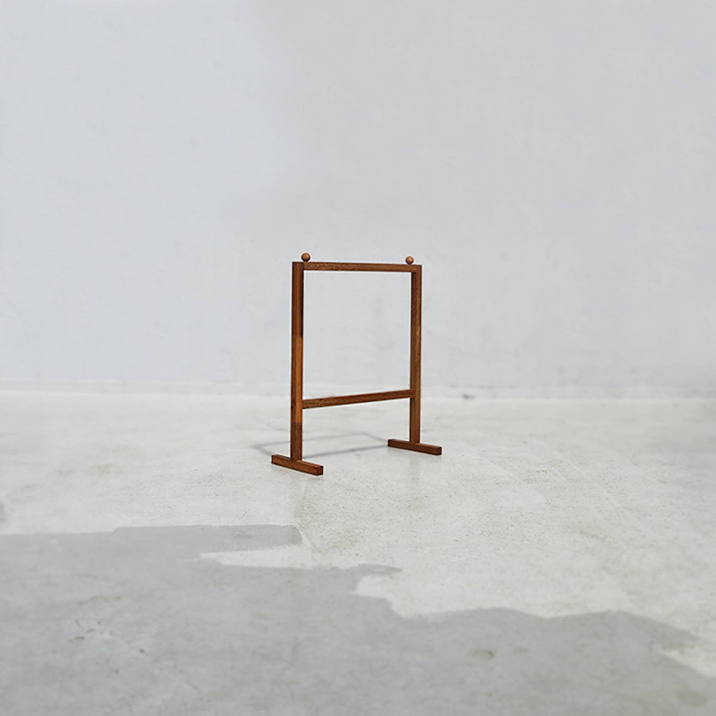 Hurdle hanger 허들 행거 - BrownBuilding 브라운빌딩 - CAVA LIFE