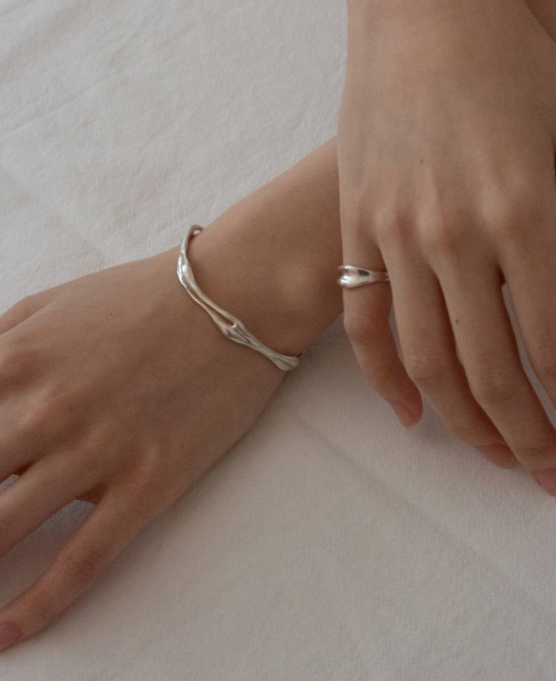 haett's signature bangle