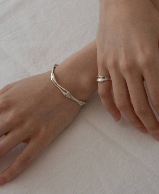 haett's signature bangle