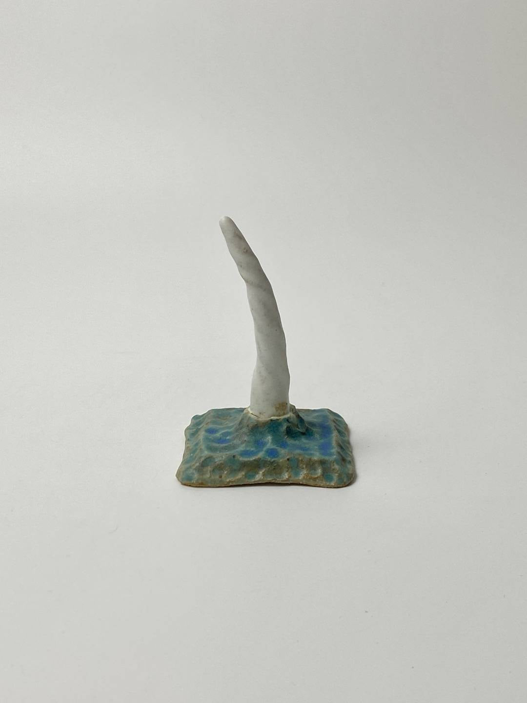 Horn of the earth - blue