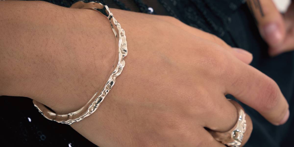 프릴 뱅글 - The Massive 김소연 / 더메시브 - CAVA LIFE