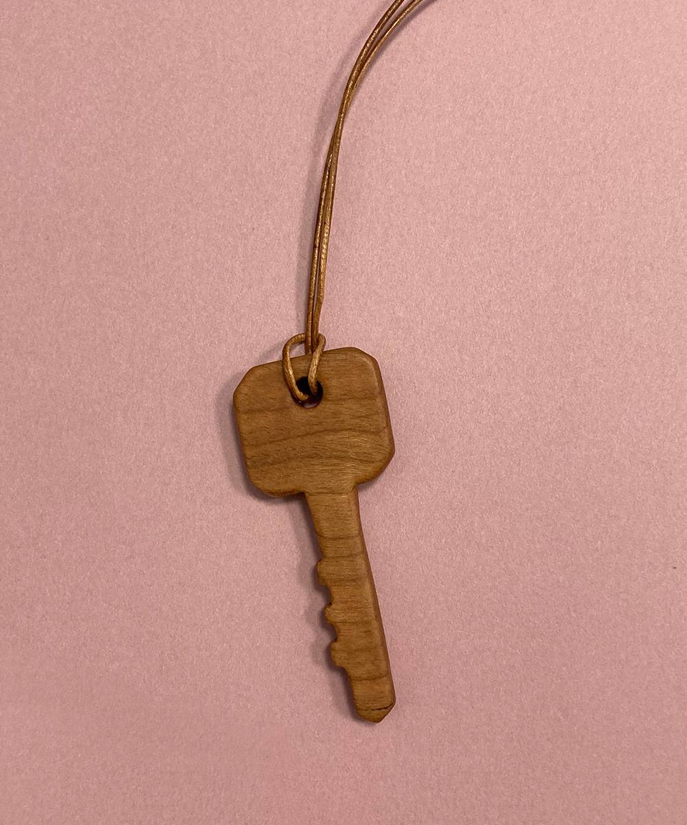 [One&Only] Drawing Pendant Series 우든 팬던트 - 네모난 키