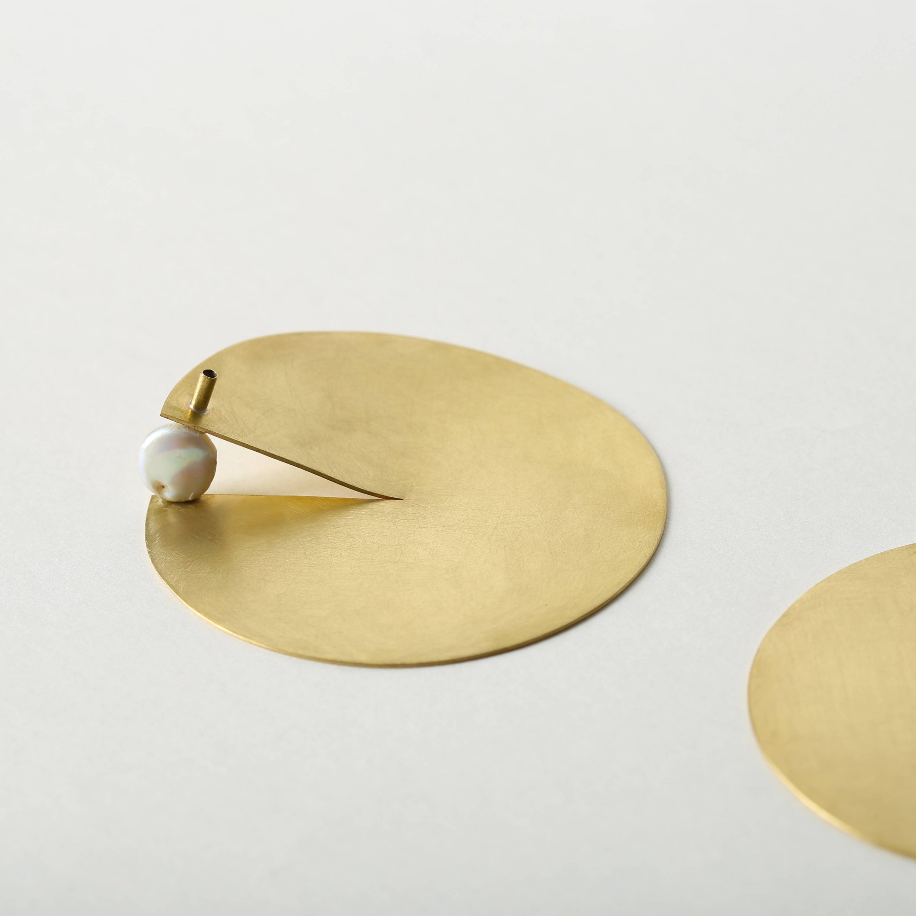 진주를 품은 향꽂이 - AN EUNKYUNG / EKA CRAFT 안은경 / 에카 크라프트 - CAVA LIFE