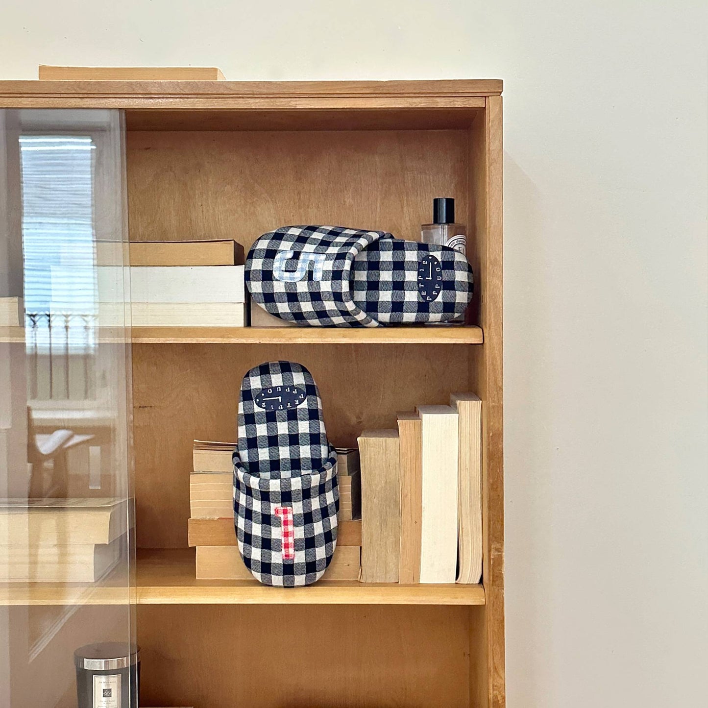 51 O’Clock Check Room Shoes