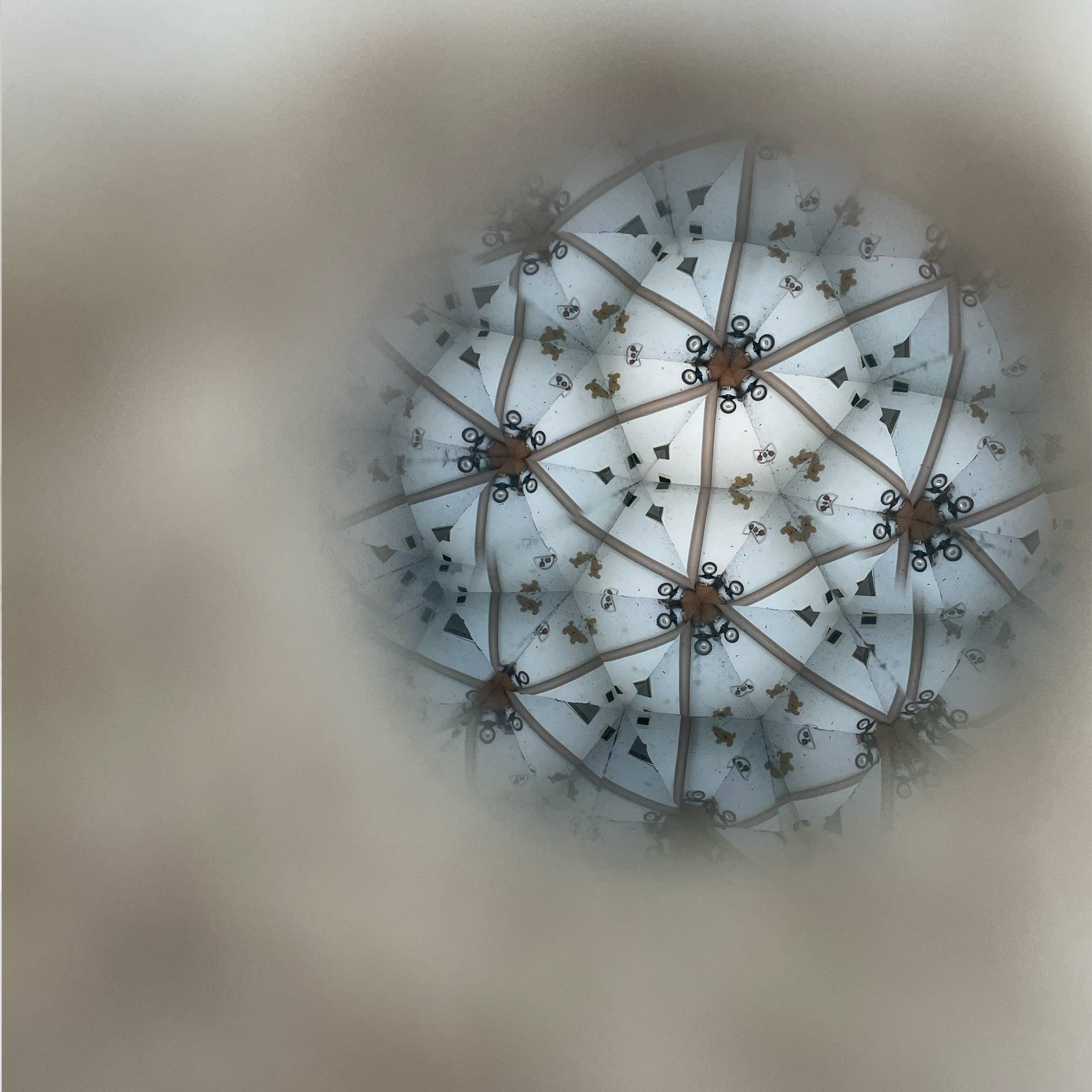 Bon voyage kaleidoscope 만화경 - BrownBuilding 브라운빌딩 - CAVA LIFE