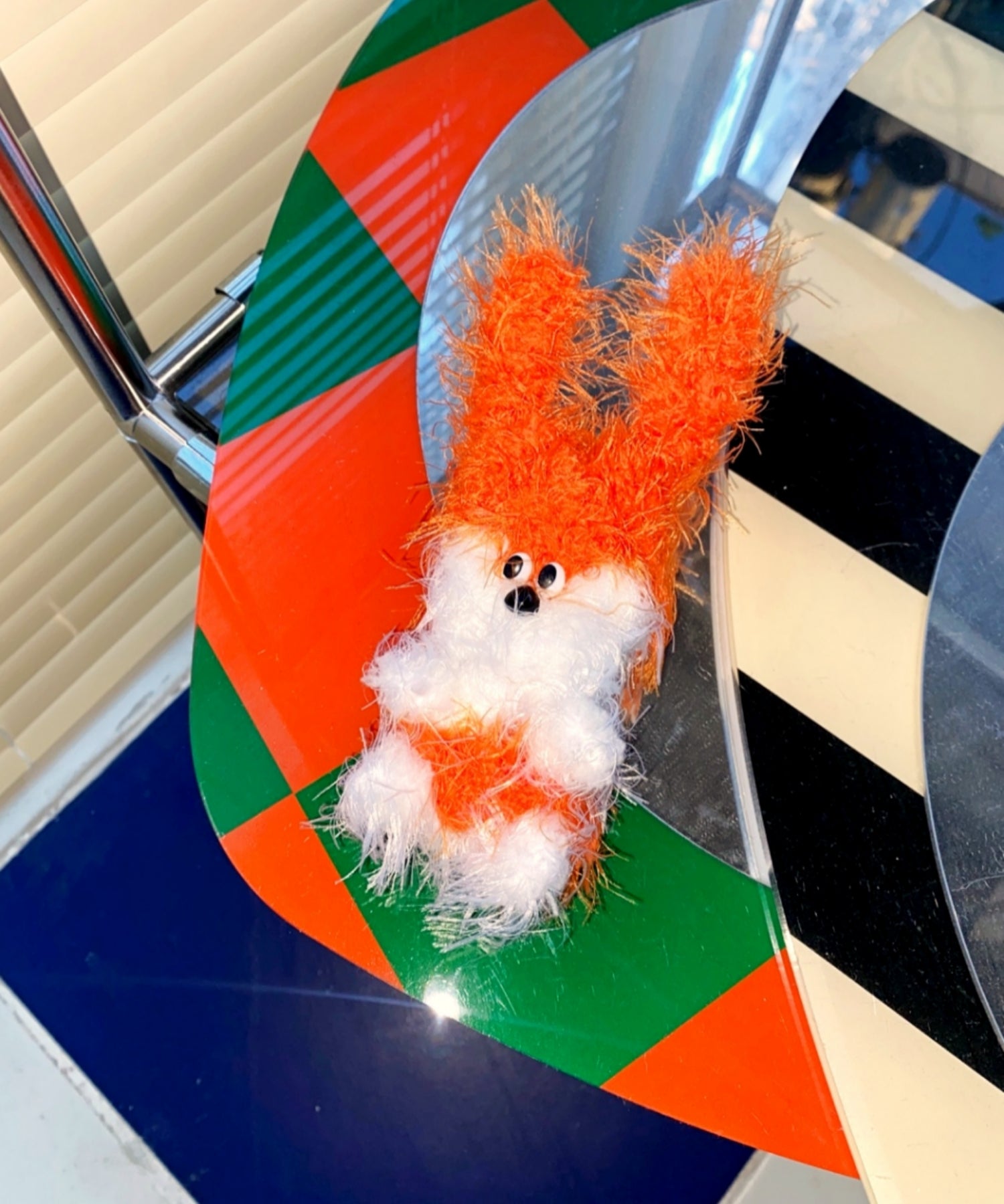 wiggly orange rabbit keyring