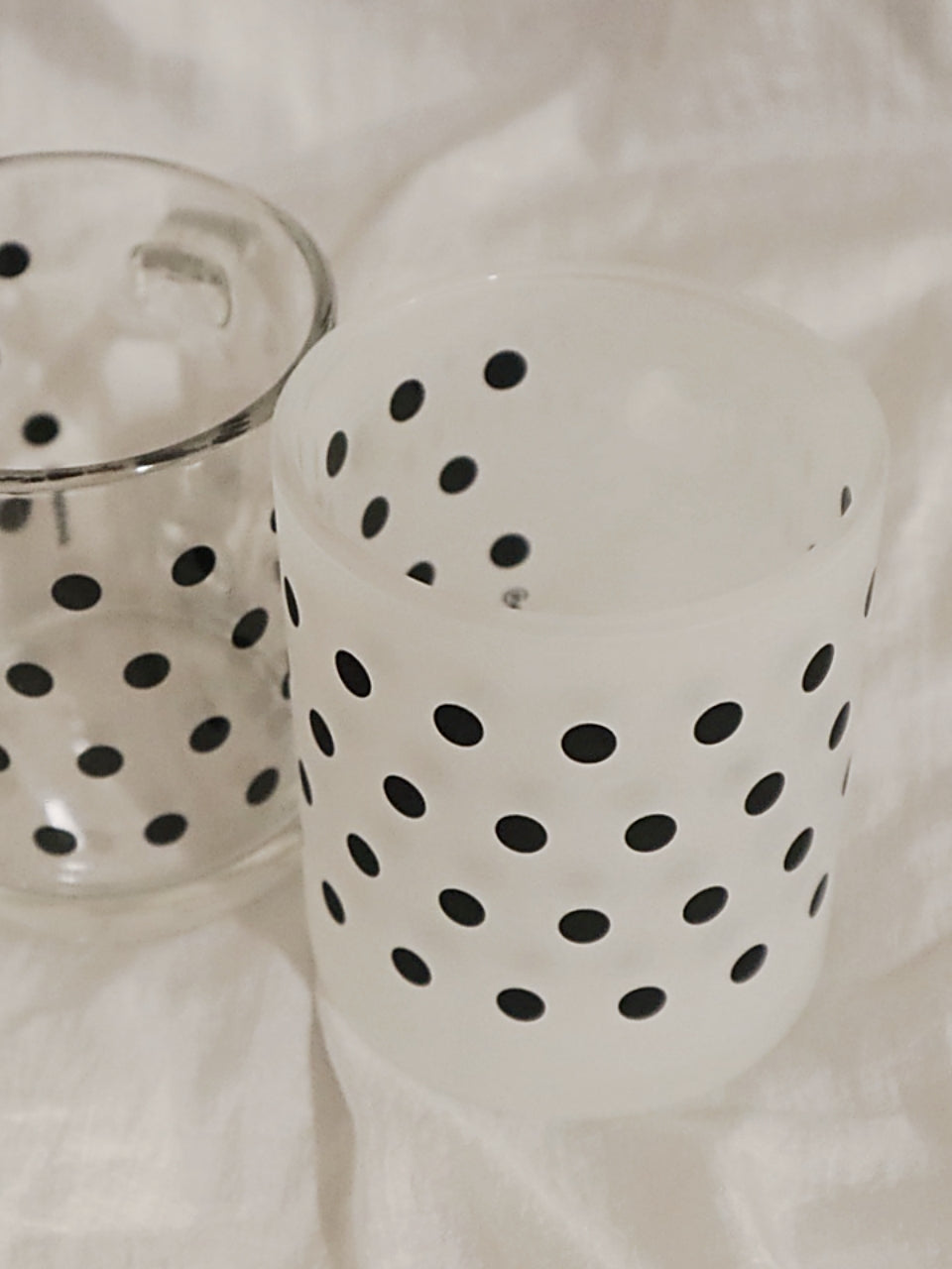 Black dot glass mug (matte)