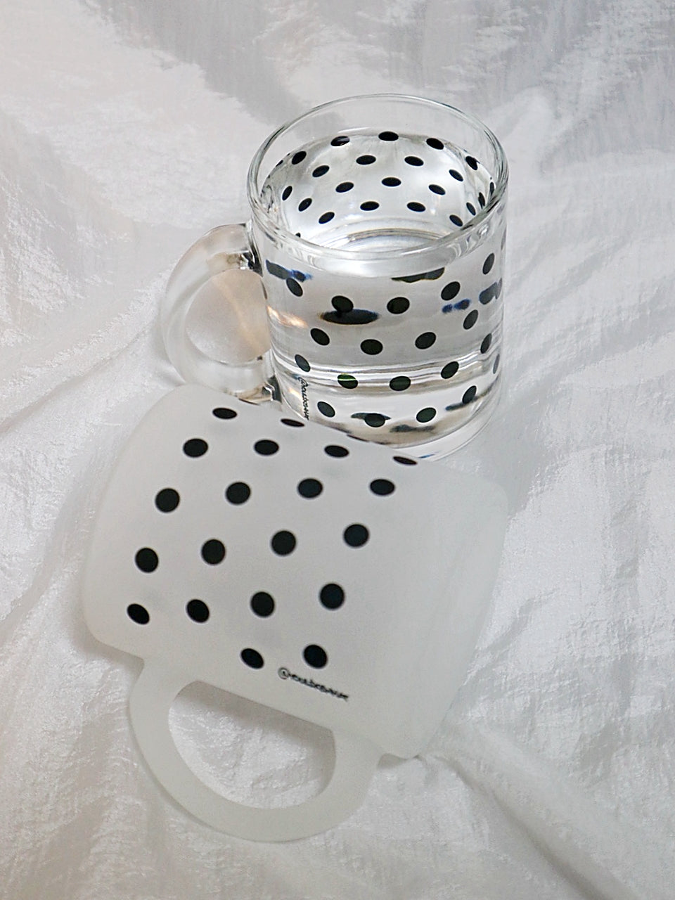 Black dot glass mug (matte)