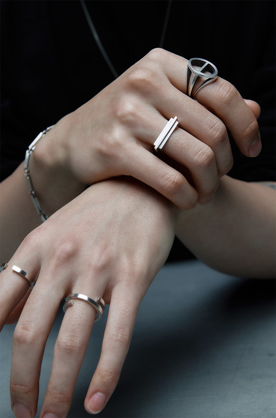 Bold line roll ring - OVERTHELINE 오버더라인 - CAVA LIFE